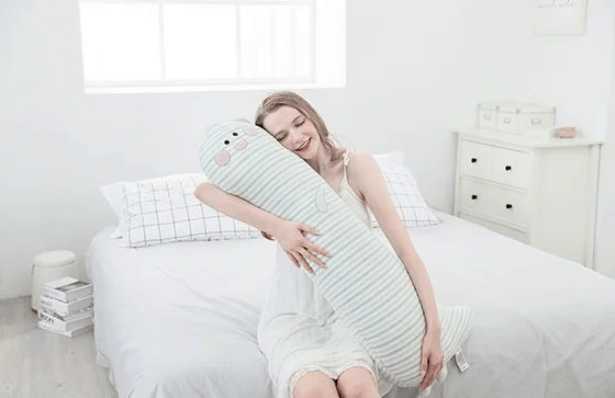 eping body pillow）“躺赢”千亿市场尊龙凯时app“如何入睡”成难题？睡觉抱枕（sle(图3)
